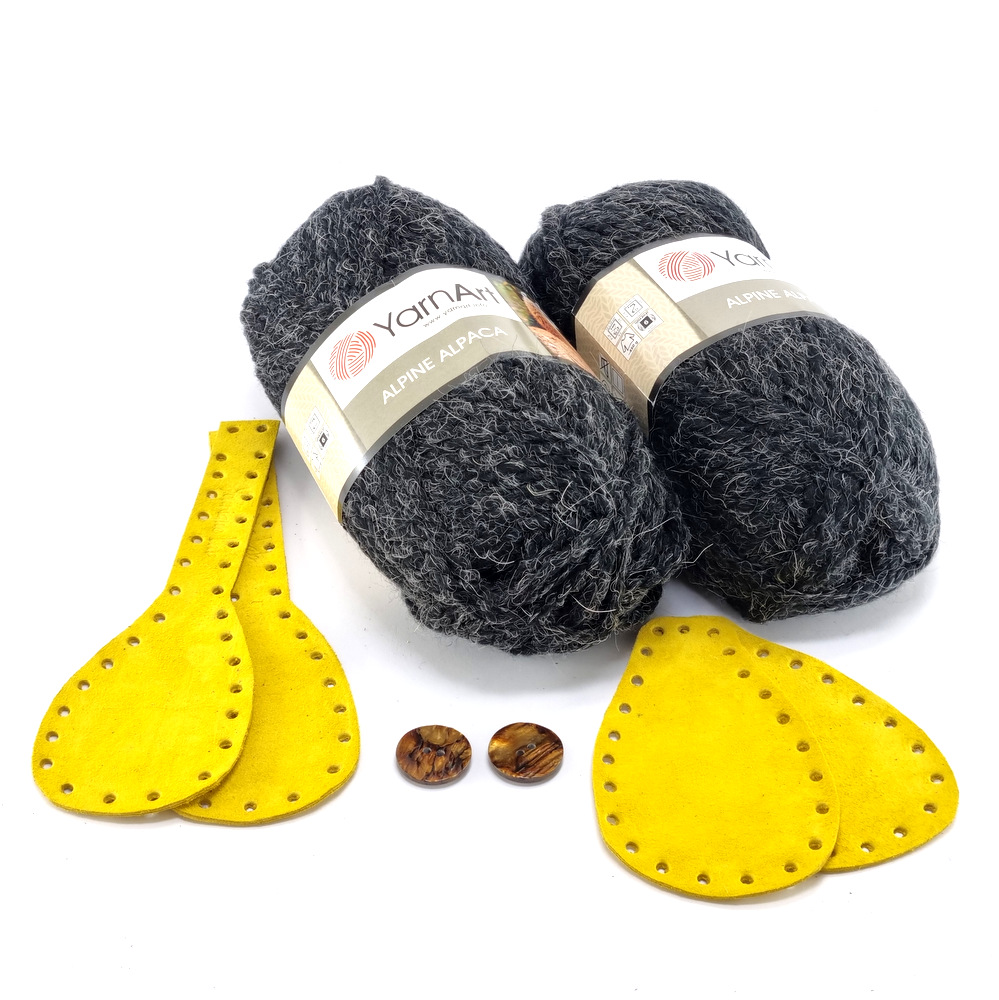 Slippers πλεκτές παντόφλες σε κίτρινο S9 suede δέρμα και μαύρο νήμα by Younique Lab 2